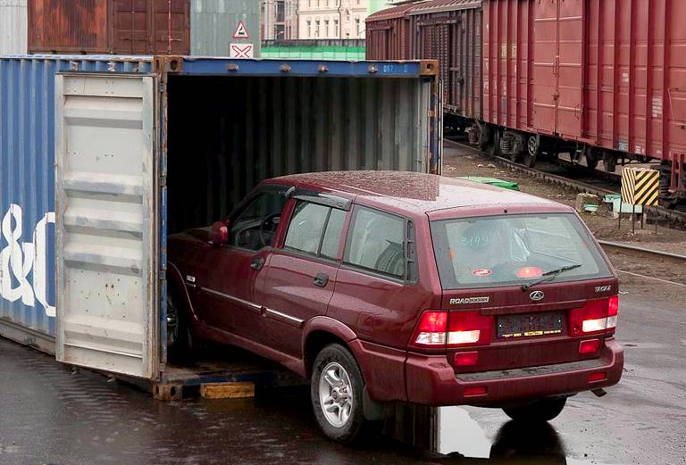 Контейнерные перевозки легковой машины цены из Новороссийска в Санкт-Петербург