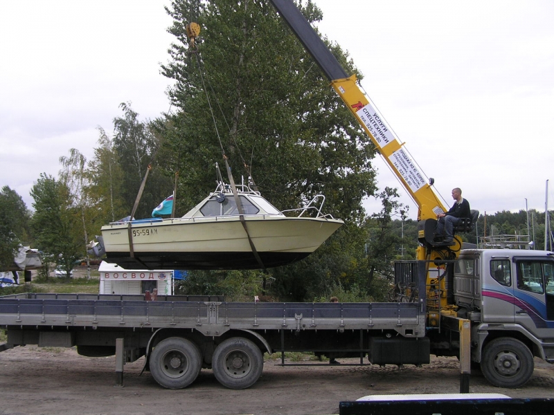 Доставка катера на прицепе из Новосибирска в Хабаровск